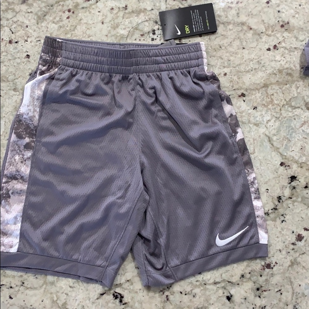 Boys Nike Training Shorts Medium Brand New